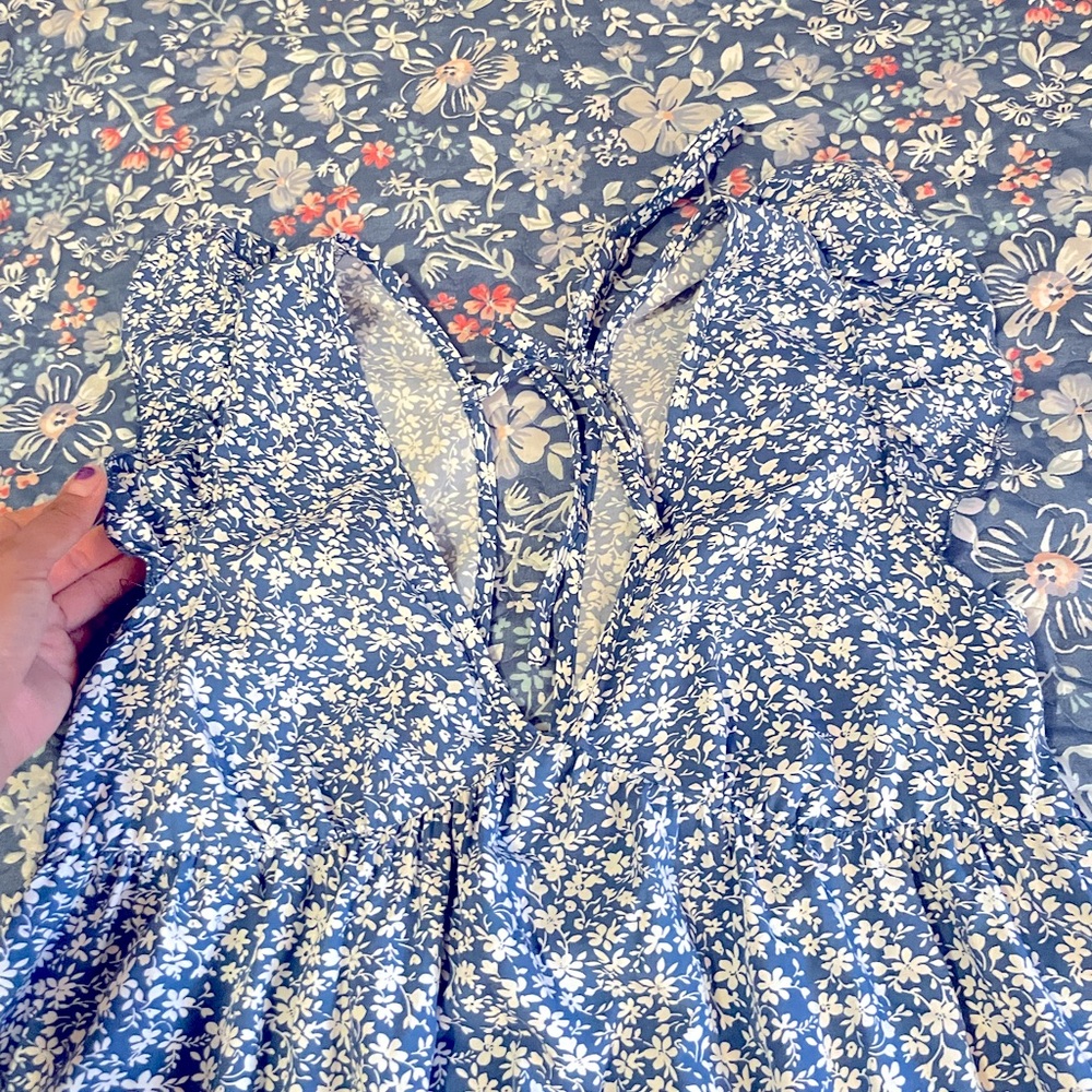 F'oral blue dress